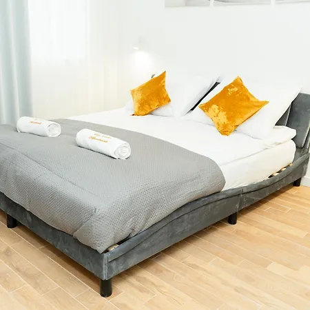 Apartment Zlocien *