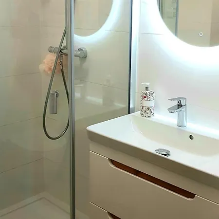 Apartment Zlocien *